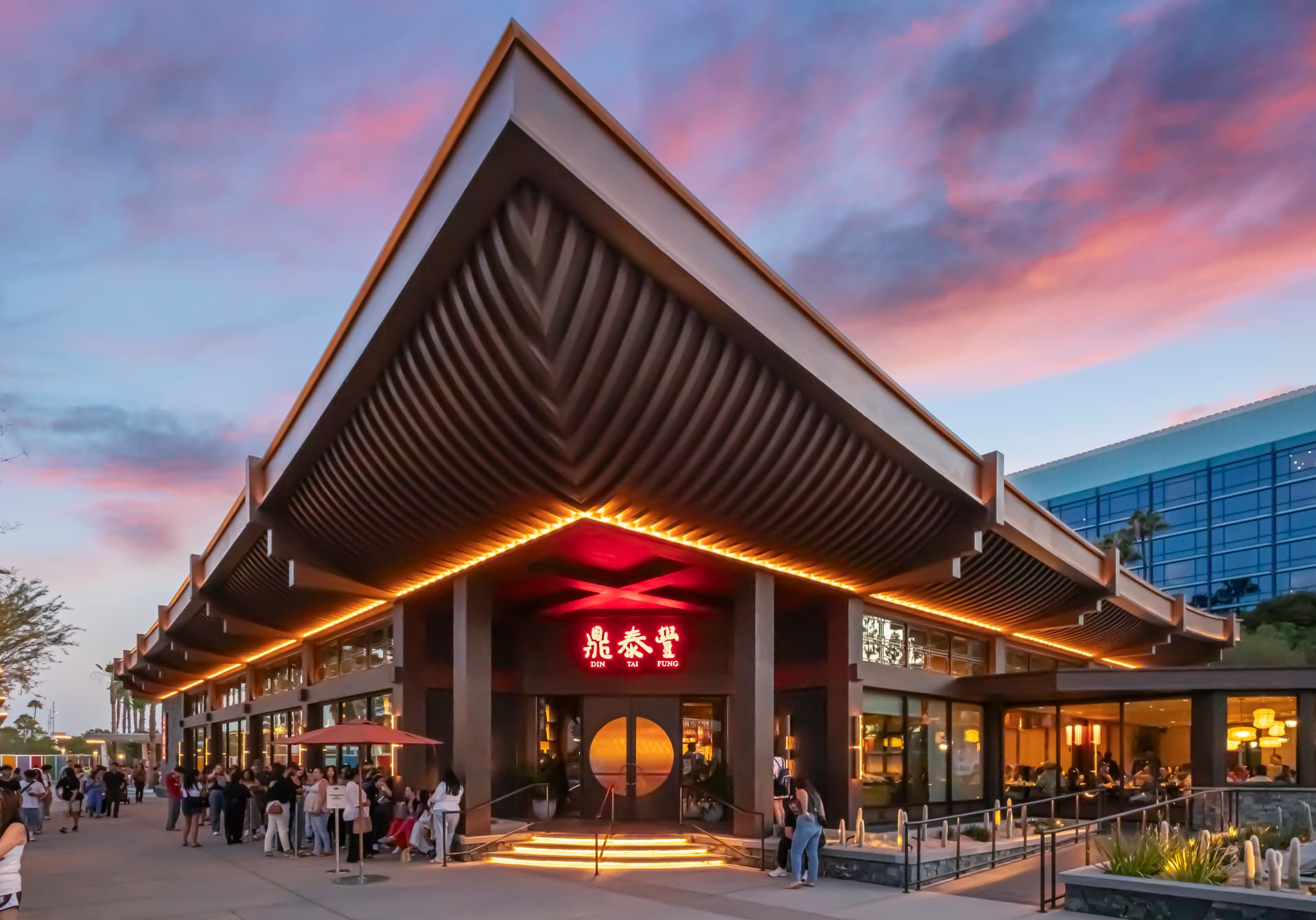 Din Tai Fung at Downtown Disney at dusk, a Caston specialty construction project